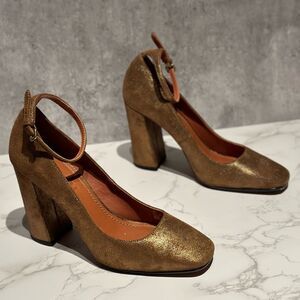 Coach 7.5 Gold Metallic Leather Ankle Strap High Heel Pump Women NWOB square toe